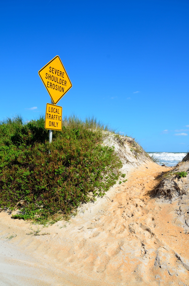 hazard, beach, direction, eroded, 4K, coast, dune, coastline, Outdoors, text, usa, sea, sand, communication, guidance, road, yellow, shore, western script