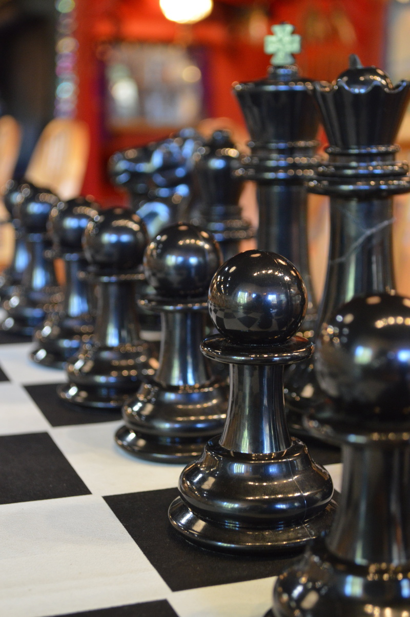 intelligence, knight, chess Board, victory, focus, board, small business, pawn, pieces, arrangement, indoors, variation, black, table, play, 5K, king - Chess Piece