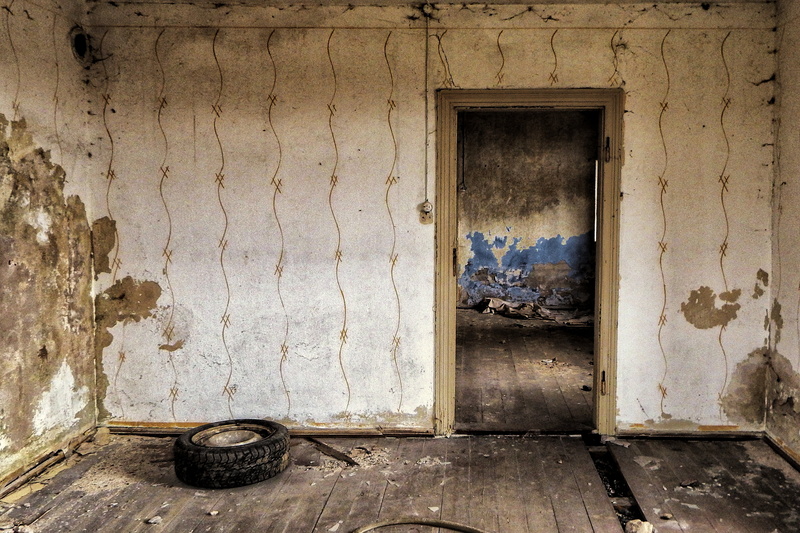 entrance, decline, house, outdoors, leave, lost places, indoors, brown, weathered, obsolete, tire, no people, 4K, deterioration, architecture, old, domestic room