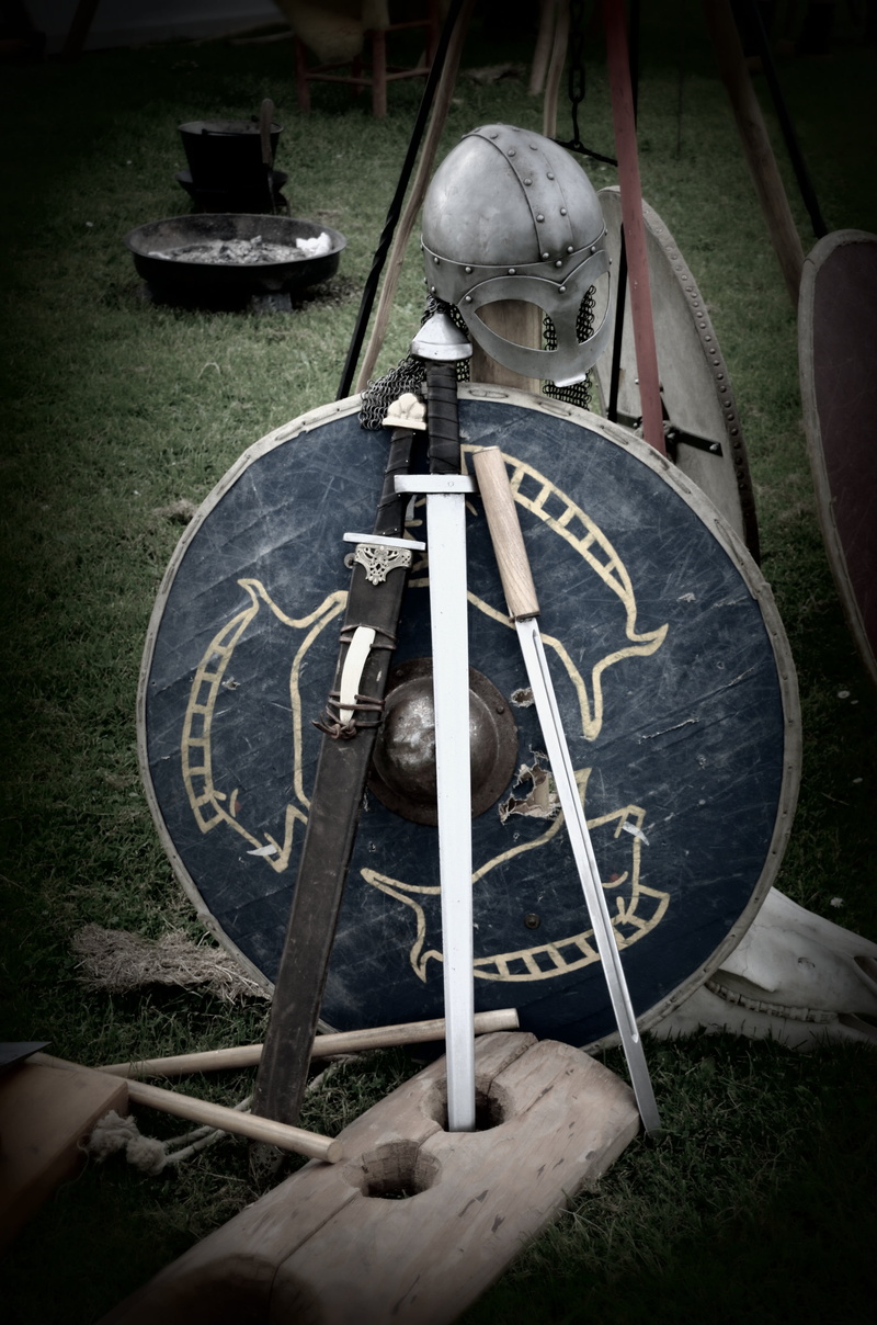 armor, historically, nature, weapon, knight, real people, history, people, day, human representation, headwear, sword, coat of arms, helm, metal, swords