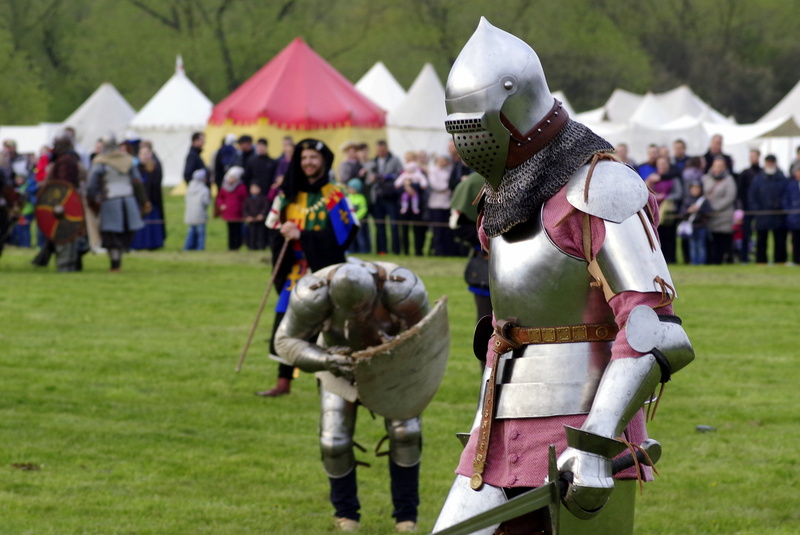silver, attack, people, knighthood, armor, art and craft, incidental people, settlement, architecture, group of people, knight, coat of arms, history, field
