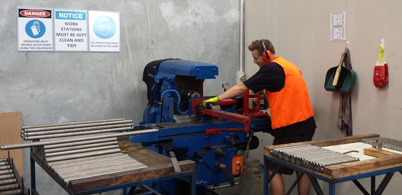 Milling, clothing, Engineering, machine, manual Worker, Man, rear view, three quarter length, real people, communication, full length, 2K, adult, slotting