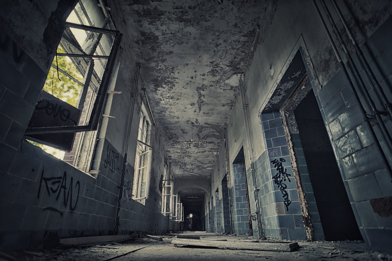 lostplace, indoors, obsolete, damaged, run-down, bad condition, decay, decline, old, deterioration, ruined, urban, weathered, horror, day, architectural column