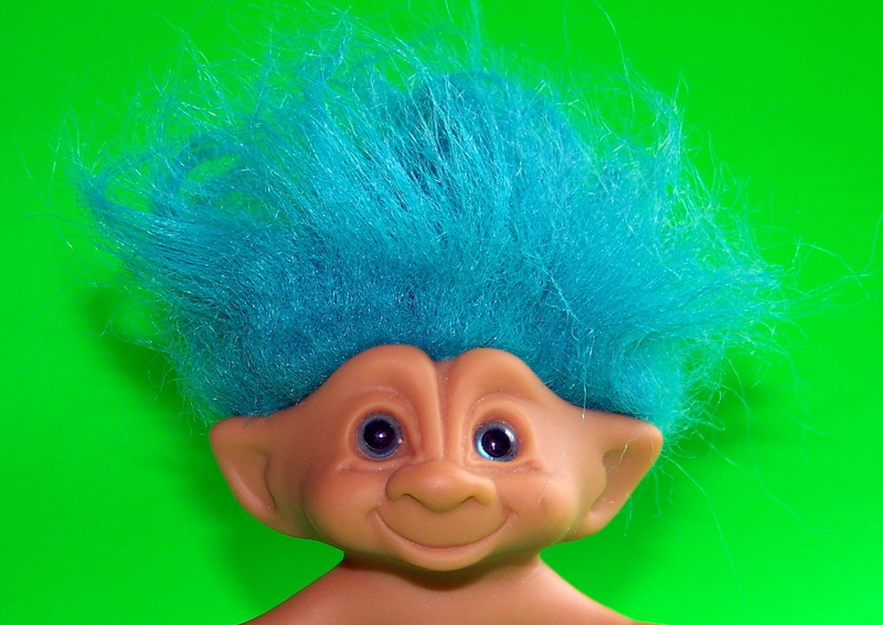 Figurine, green color, body part, hairstyle, one person, cute, Toy, front view, looking at camera, indoors, child, blue, humor, smiling, Culture, 1080P