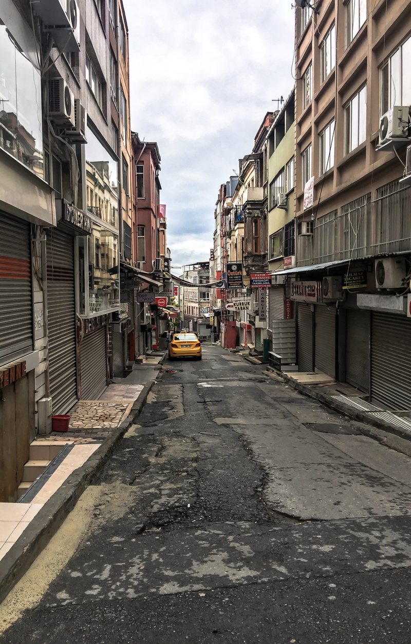 night, old city, time, trip, direction, building, diminishing perspective, alley, street, home, the way forward, city, yellow, car, no people, day, turkey