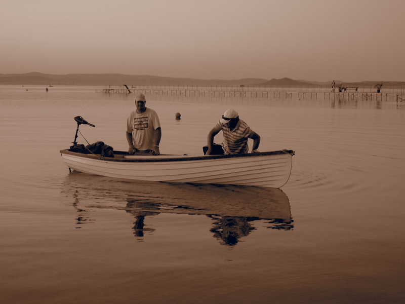 togetherness, fisherman, reflection, scenics - nature, two people, 2K, men, outdoors, anglers, occupation, lifestyles, waterfront, transportation, todays photo régiesítve