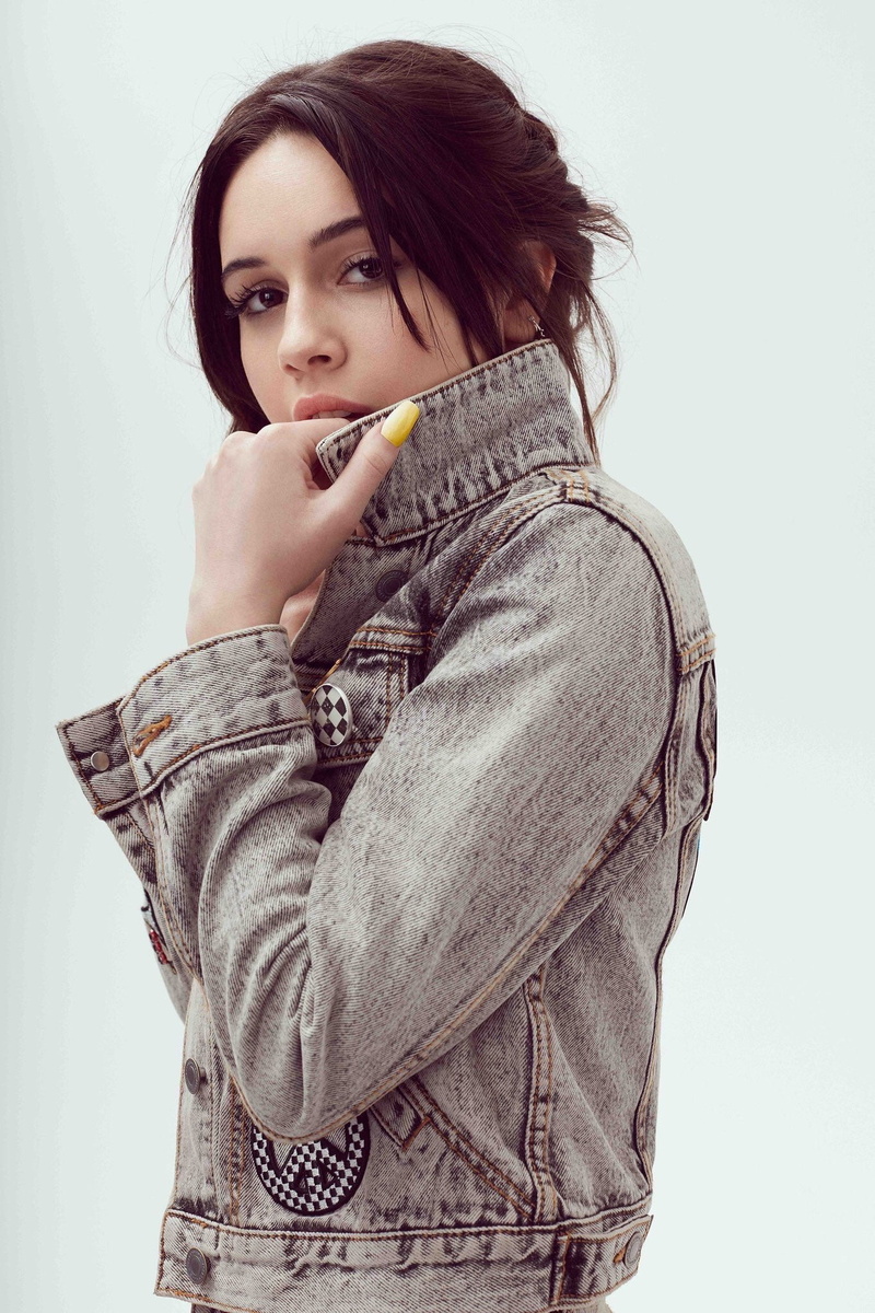 singer, painted nails, simple background, actress, white background, women, jean jacket, Bea Miller, 1080P