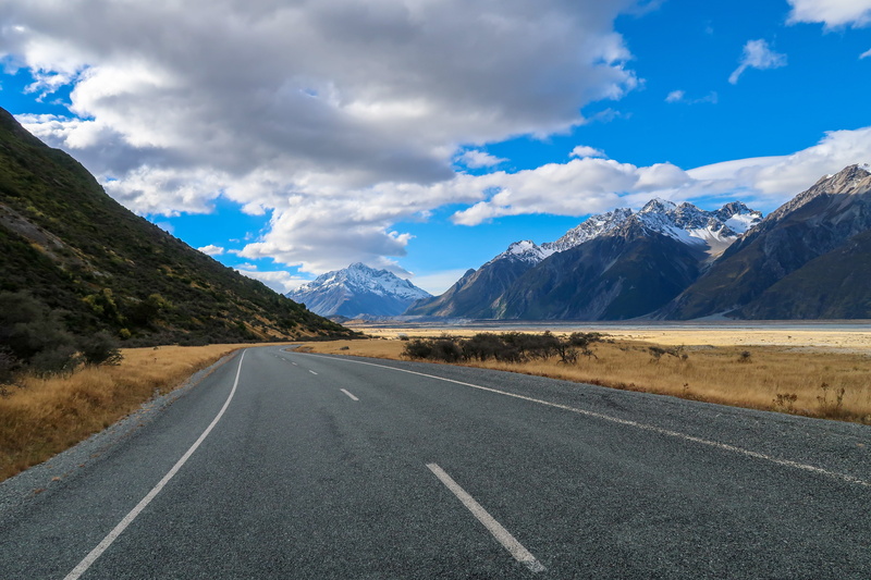 cloud - sky, beauty in nature, plateau, scenics - nature, marking, highway, mountain range, road marking, 5K, outdoors, the way forward, transportation