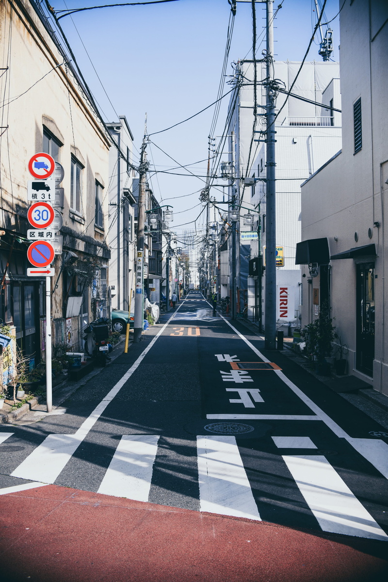 concrete, highway, cable, utility pole, building, buildings, connection, built structure, the way forward, town, 4K, road, direction, city, road marking