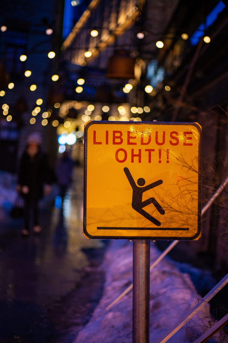 4K, road sign, human, smoke, transportation, incidental people, stopsign, built structure, oht, neck, outdoors, information sign, tarmac, libeduse, close-up