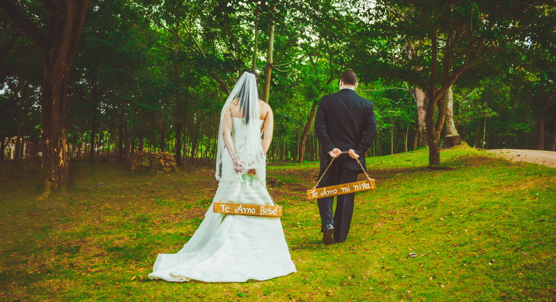 complicity, veil, uruguay, newlywed, landscape, holding, wedding dress, hanging, grass, men, emgombe, lovers, positive emotion, slippers, newly married