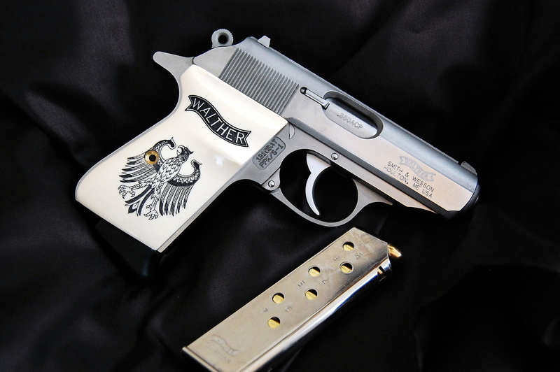 table, pistol, automatic, security, weapon, crime, PPK/S, black background, Walther, gun, communication, no people, black color, social issues, gray, semi