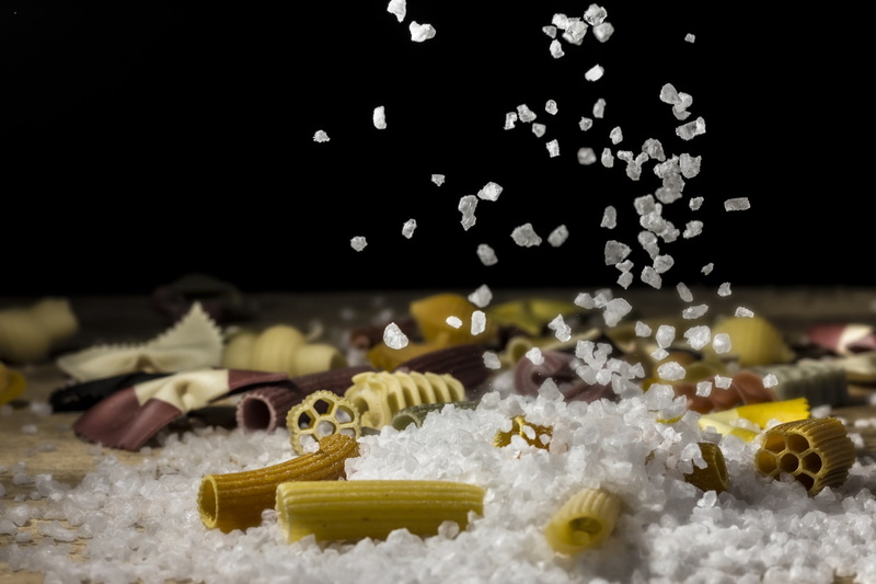 2K, food, black background, noodles, still life
