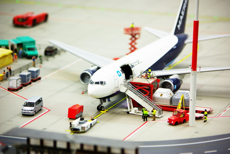 flying, cast, technology, business, airport, cockpit, cargo, runway, white, luggage, car, jet engine, mode of transportation, aircraft, aerospace industry