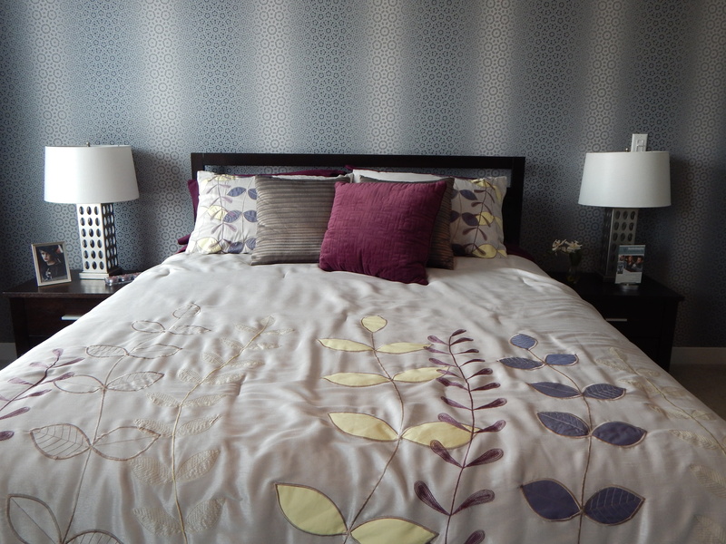 comfortable, duvet, sleeping, linen, sheet, bedroom, night table, domestic Room, electric Lamp, interior, lamps, cozy, modern, neat, floral, 4K, comforter