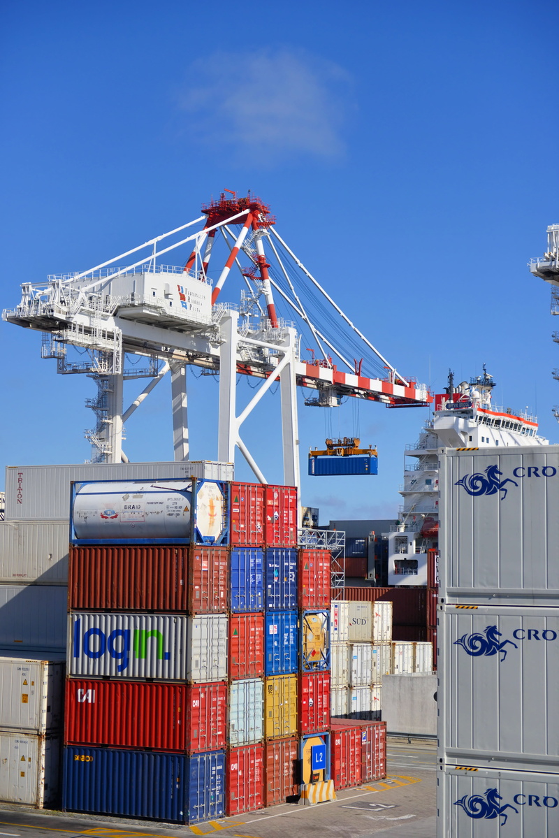 no people, lot, import, cargo containers, shipyard, architecture, day, trailer, crane, freight transportation, harbor, transportation, outdoors, commercial dock