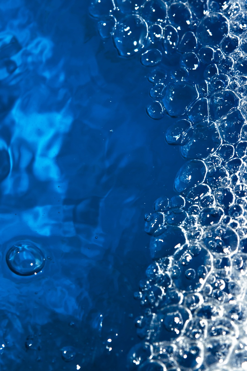 clean, cold, hygiene, oxygen, full frame, concept, bubble, motion, refreshing, pour, flow, drop, close-up, rippled, no people, ocean, cool, sink