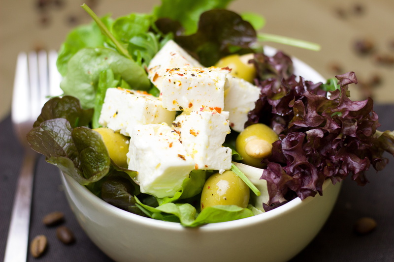 onion, vegetables, frisch, healthy, leaf lettuce, appetite, greek food, eat, photo, meal, freshness, bowl, sheep cheese, green, close-up, food, olives