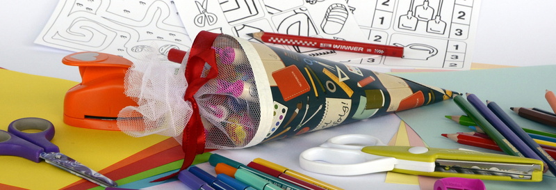 shoe, surprise, chalk, care, felt tip pens, paint, leisure activity, work tool, first class, schultüte, indoors, pointed, draw, zuckertüte, hygiene, colour pencils