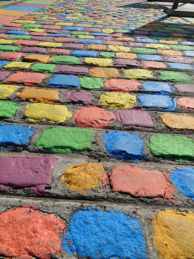 backgrounds, brick, variation, chalk drawing, textured, art and craft, graffiti, high angle view, outdoors, pattern, multi colored, day, street art, La Boca
