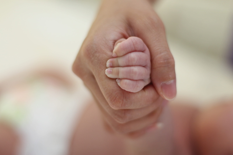 innocence, team, people, focus on foreground, childhood, romantic, care, togetherness, young, 5K, holding, happy, hand, human foot, human body part, babyhood