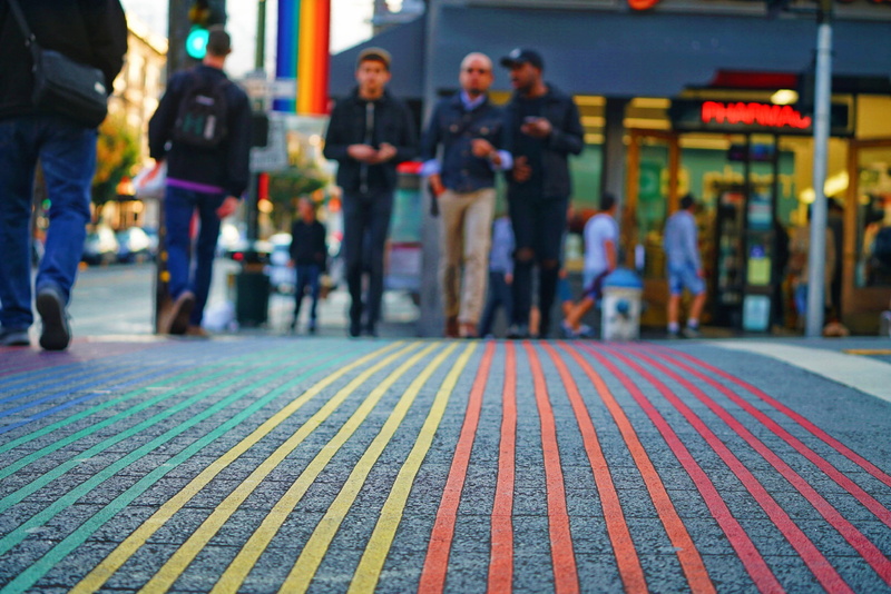 focus, architecture, city life, walking, crowd, road, incidental people, san francisco, colorful, adult, people, colours, men, transportation, city, walkway