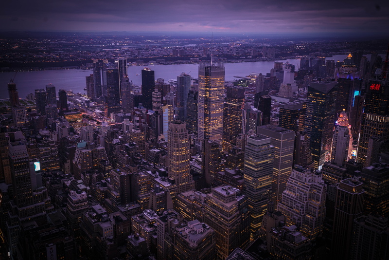 crowd, skyscraper, office building exterior, outdoors, modern, sky, city life, body, buildings, empire state building, ny, built structure, photography