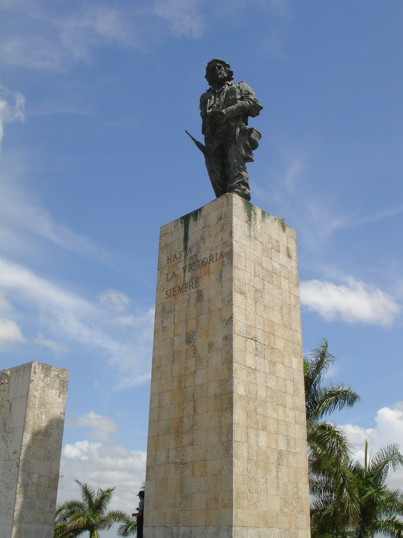 tree, human representation, memorial, che guavarra, architecture, the past, hero, no people, guerilla, cloud - sky, al comandante, history, cuban revolution