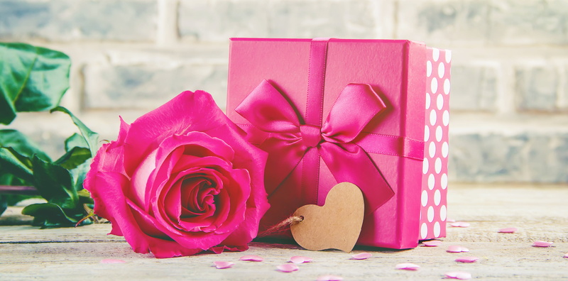 love, 4K, roses, gift box, romantic, pink, gift, bouquet, heart, flowers, valentines day