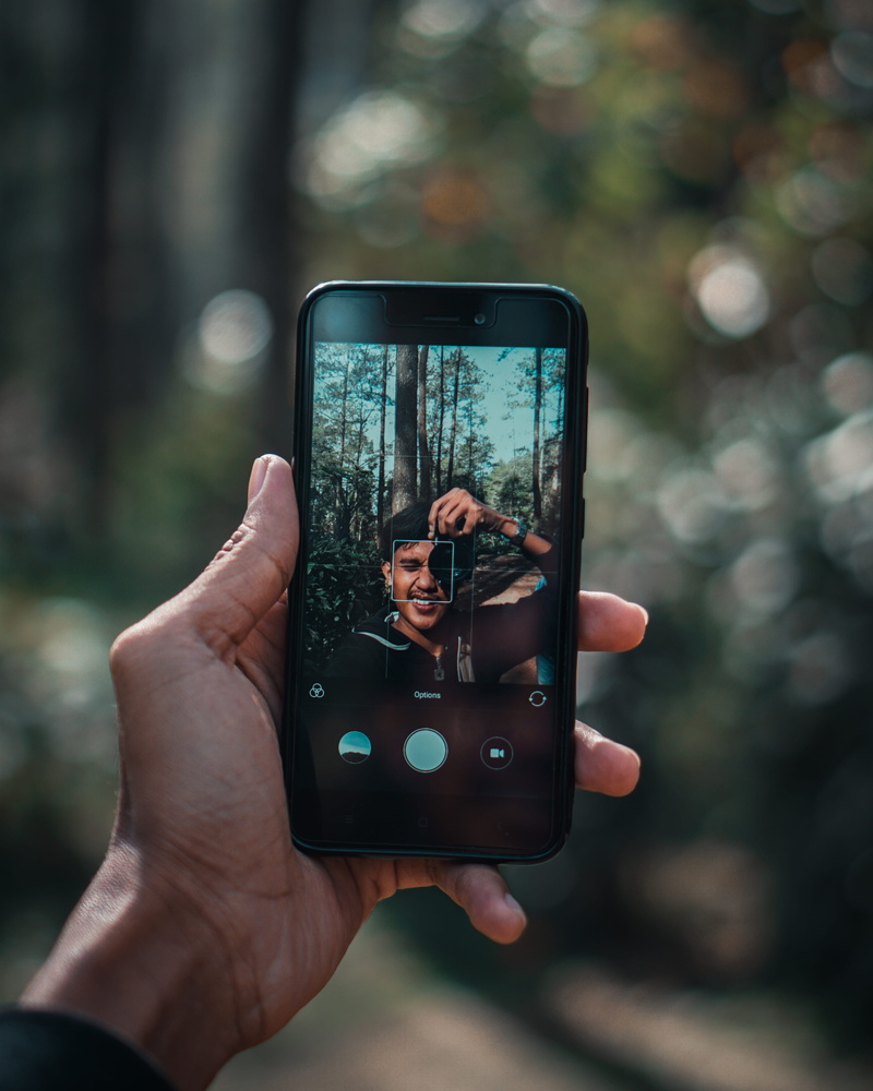 phone, smart phone, human body part, portable information device, selfie, photos, photographing, smartphone, smile, human, technology, screen, finger, photography themes
