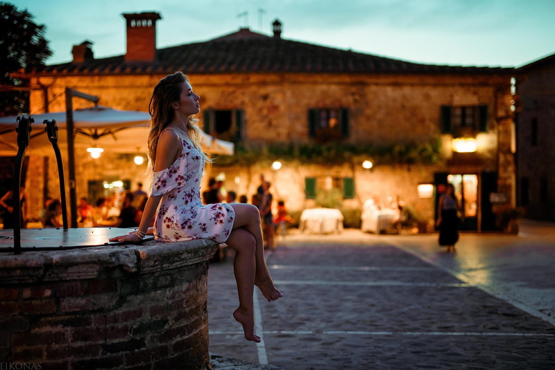 nature, Italy, 1080P, one person, young adult, legs, built structure, focus on foreground, beautiful woman, lifestyles, architecture, feet, the well, real people