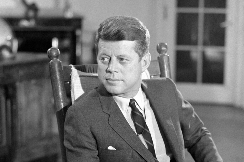 front view, formalwear, men, focus on foreground, males, headshot, contemplation, well-dressed, real people, suit, 1080P, Presidents, adult, one person
