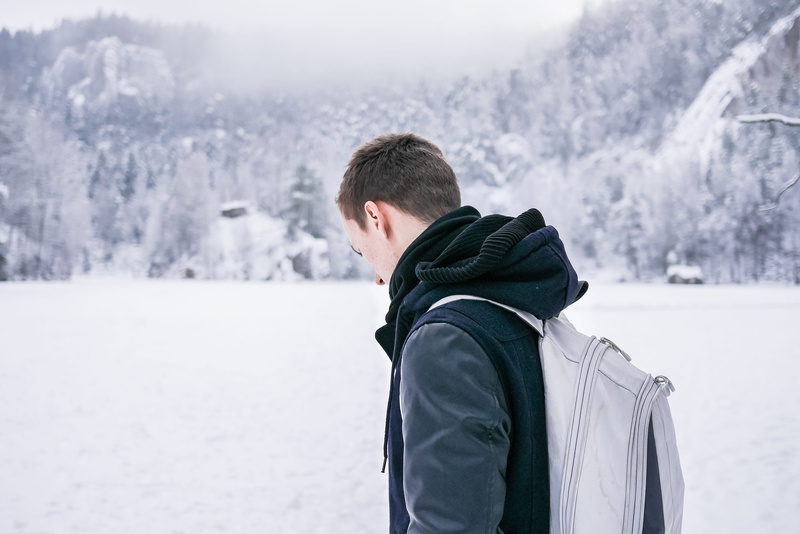 day, guy, season, image Technique, people, Man in the Middle, lifestyles, winter, man, women, Snowy, color Image, caucasian Ethnicity, snowing, image Type