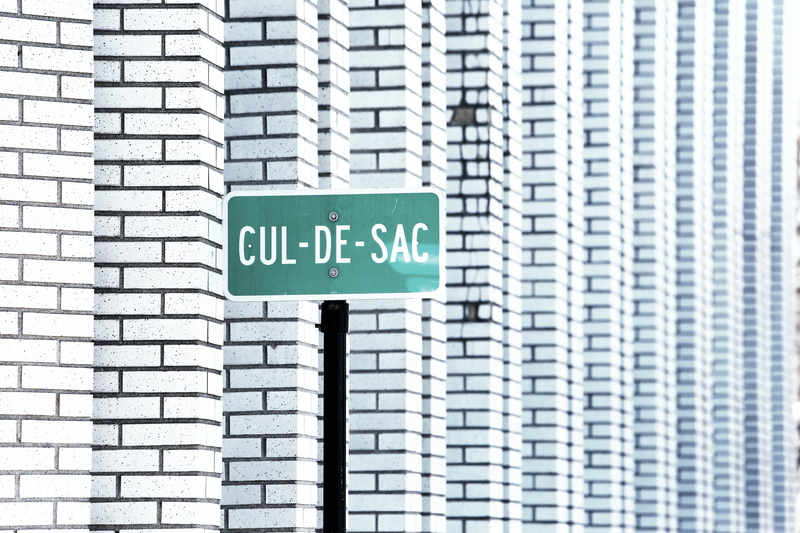 sac, guidance, communication, western script, green color, road sign, white, wall - building feature, street sign, arrow symbol, city, road, signage, sign