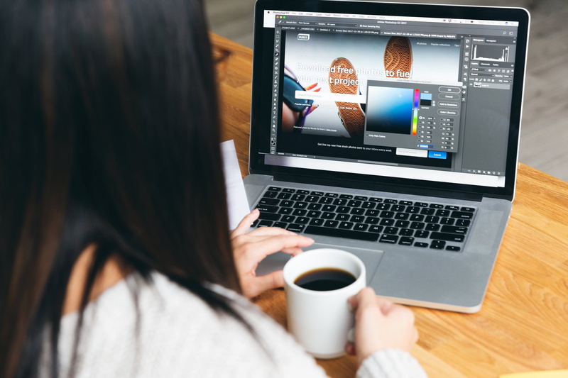 picking, women, photo, Business, technology, food and drink, Online, drink, communication, coffee cup, Ecommerce, 4K, website, Work, internet, computer network