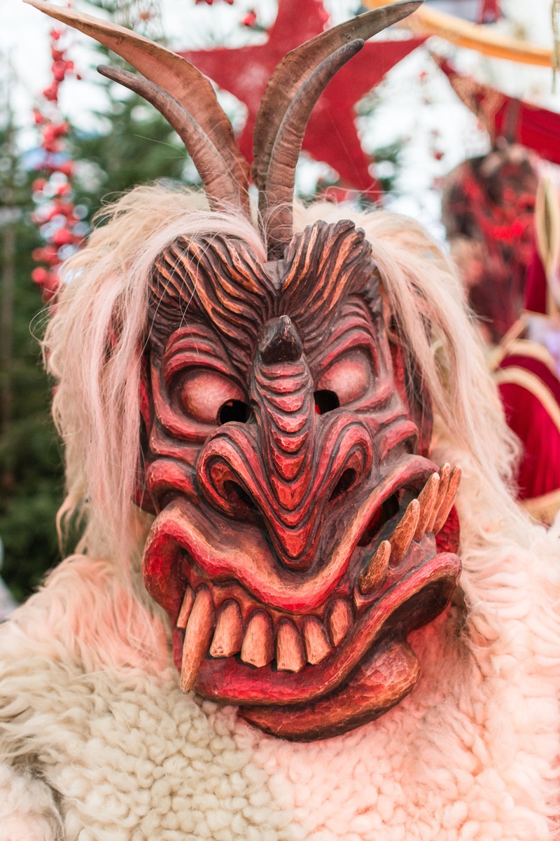 celebration, day, monster, customs, real people, incidental people, horror, wooden mask, headshot, superstitious, diabolic, focus on foreground, 2K, krampus