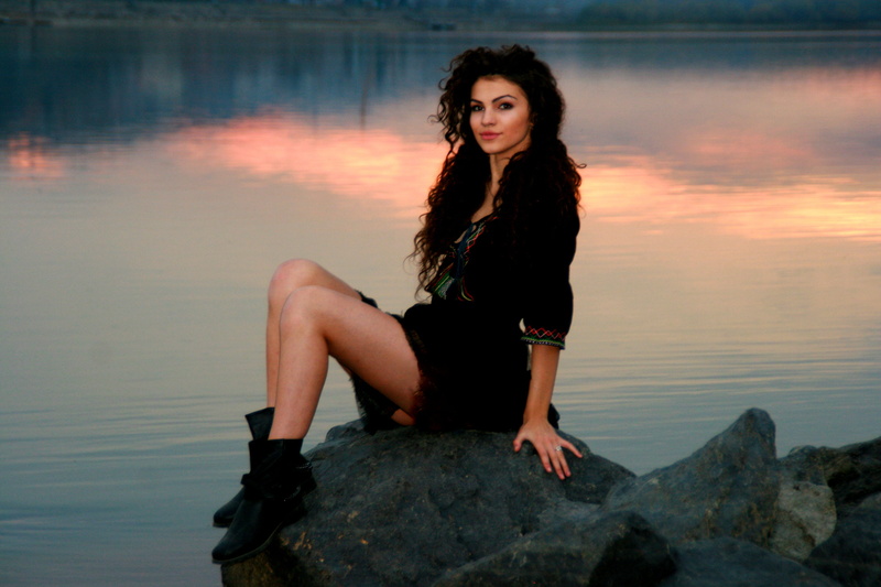 long hair, reflection, looking at camera, lake, outdoors, sunset, women, 4K, rock - object, wearing, fashion, young women, adult, nature, in the evening