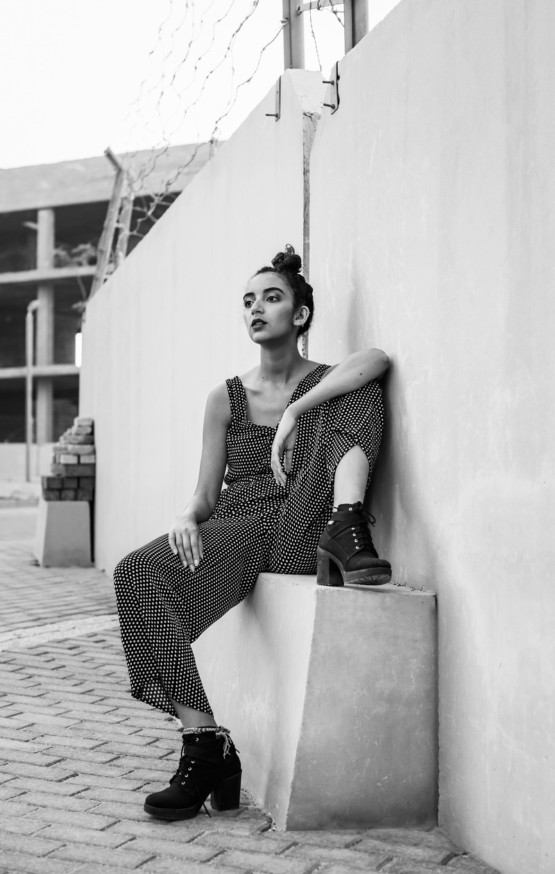 romper, beautiful woman, real people, 8K, architecture, beauty, wall, photo, black, day, looking, leisure activity, wearing, one person, women, woman