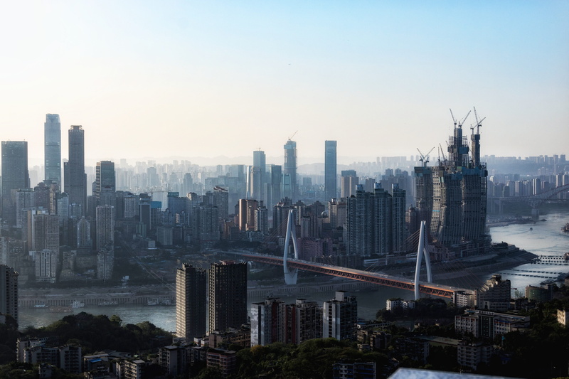 urban skyline, architecture, 5K, outdoors, spire, modern, riverside, nature, built structure, building, cityscape, tall - high, crowd, bridge, skyscraper