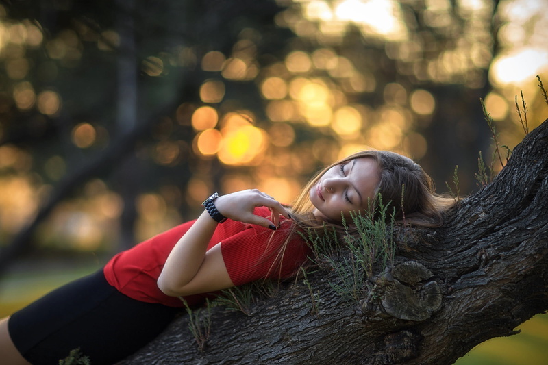 sleepy, trees, adult, one person, nose rings, brunette, plant, smiling, women outdoors, leisure activity, beautiful woman, nature, 1080P, human arm, closed eyes