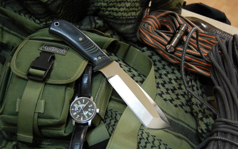 no people, communication, steel, day, gray, fashion, still life, 1080P, belt, knife, dagger, sign, black color, safety, high angle view, knife - weapon