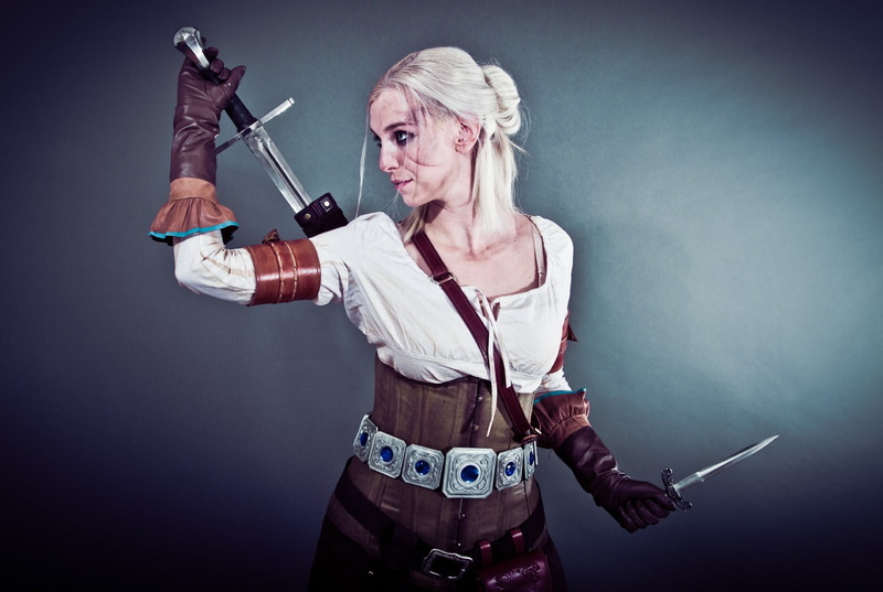 simple background, Cirilla Fiona Elen Riannon, gun, fantasy girl, sword, adult, weapon, hair, The Witcher, vignette, cosplay, white shirt, 720P, standing