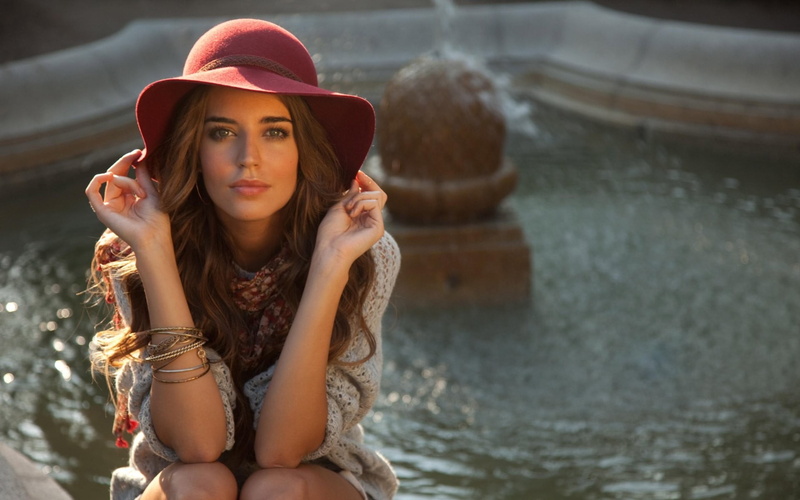 hair, water, hat, long hair, portrait, looking at camera, front view, Clara Alonso, lifestyles, 1080P, model, fashion, face, contemplation, brunette, beauty