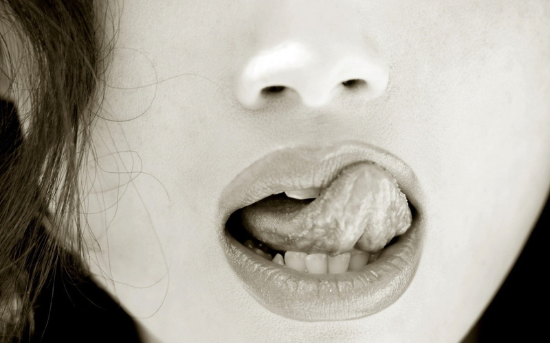 indoors, tongues, closeup, emotion, mouths, human lips, beautiful woman, women, 720P, human body part, mouth, model, anger, close-up, face, human face