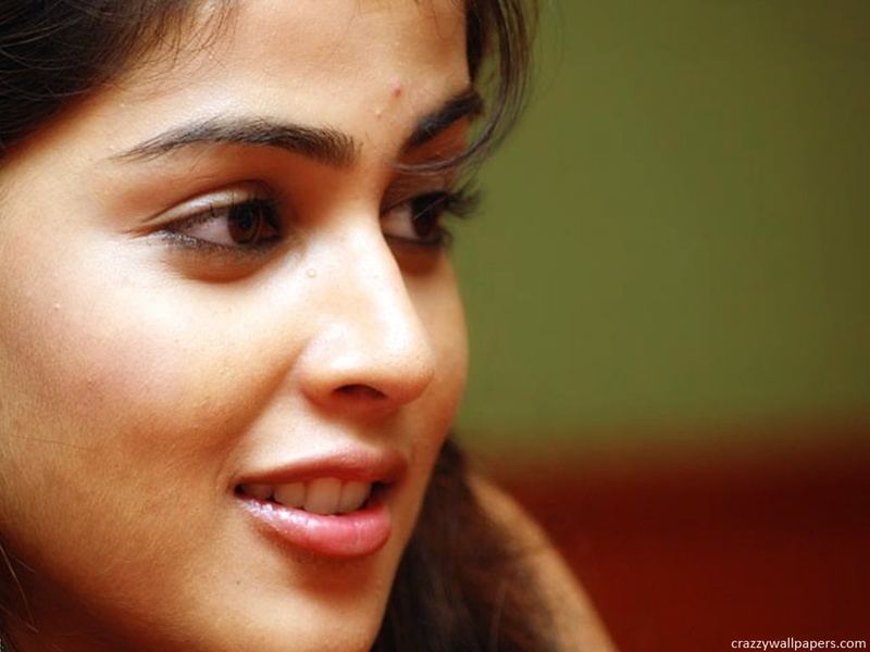 adult, human body part, smiling, Genelia, one person, headshot, body part, close-up, contemplation, beautiful people, young adult, happiness, 480P, teardrop
