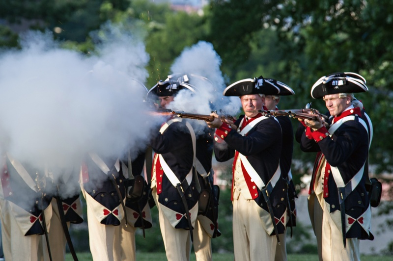 hat, battle, three quarter length, 2K, army, revolutionary war, uniform, firing, standing, adult, historical, shooting, real people, clothing, burning