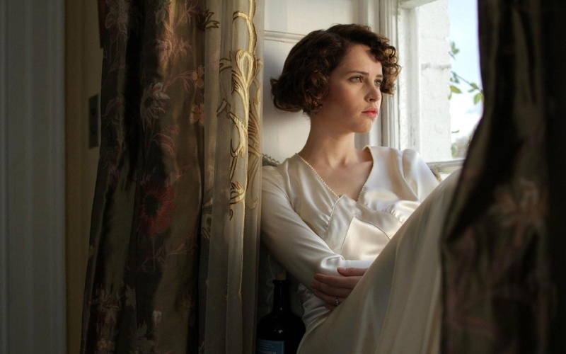 reflection, one person, standing, waist up, Felicity Jones, green eyes, women, young adult, indoors, mid adult, casual clothing, adult, Northanger Abbey