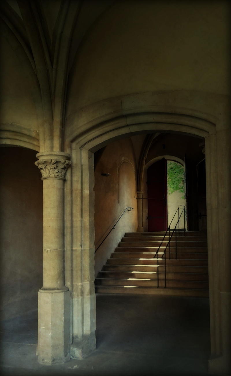 goal, trier, pillar, antique, built structure, rails, architectural style, steps and staircases, colonnade, the way forward, lichtspiel, darkness, the past