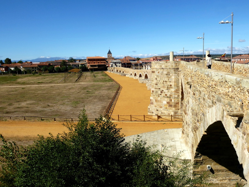 clear sky, travel, city, pilgrim, hospital orbigo, building exterior, nature, spain, famous Place, sky, the past, way of st james, built structure, walker