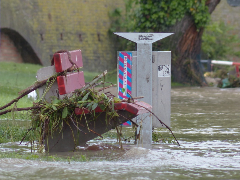 Park Bench, architecture, Park, religion, focus on foreground, Flooded, flood of the century, growth, bank, built structure, wooden post, river, communication